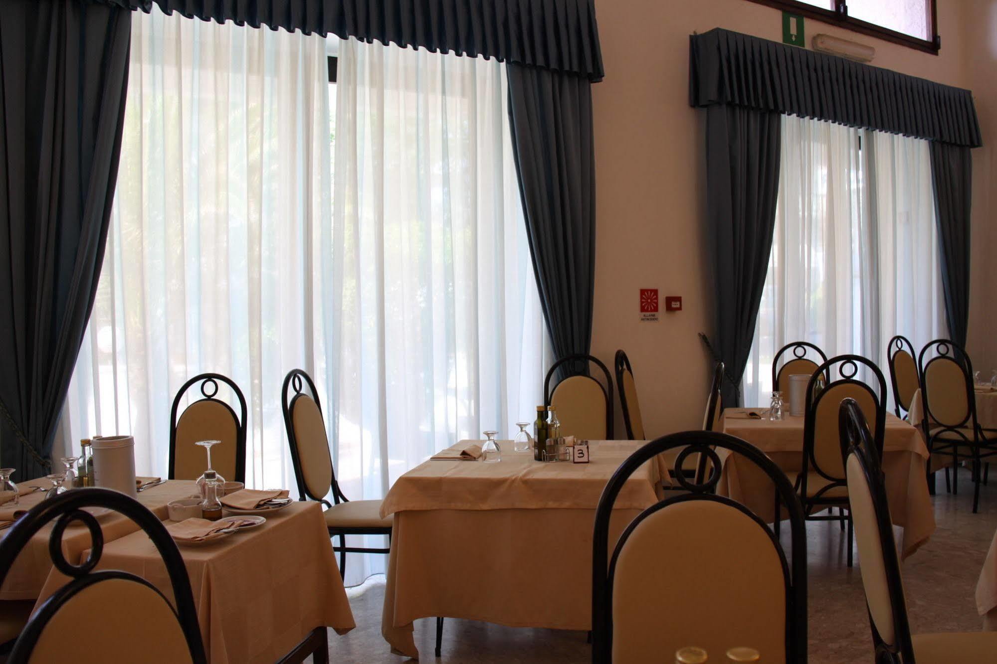 Hotel Falcone Vieste Extérieur photo