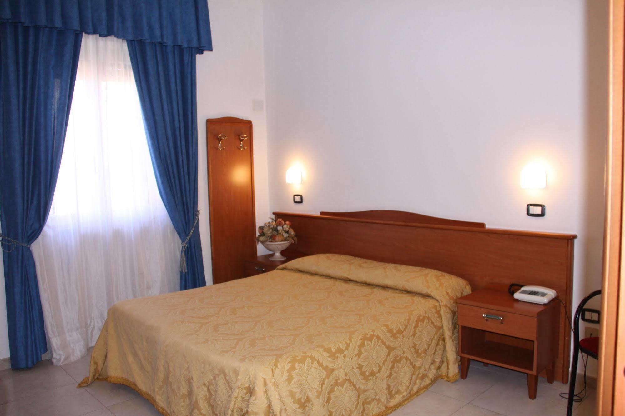 Hotel Falcone Vieste Extérieur photo