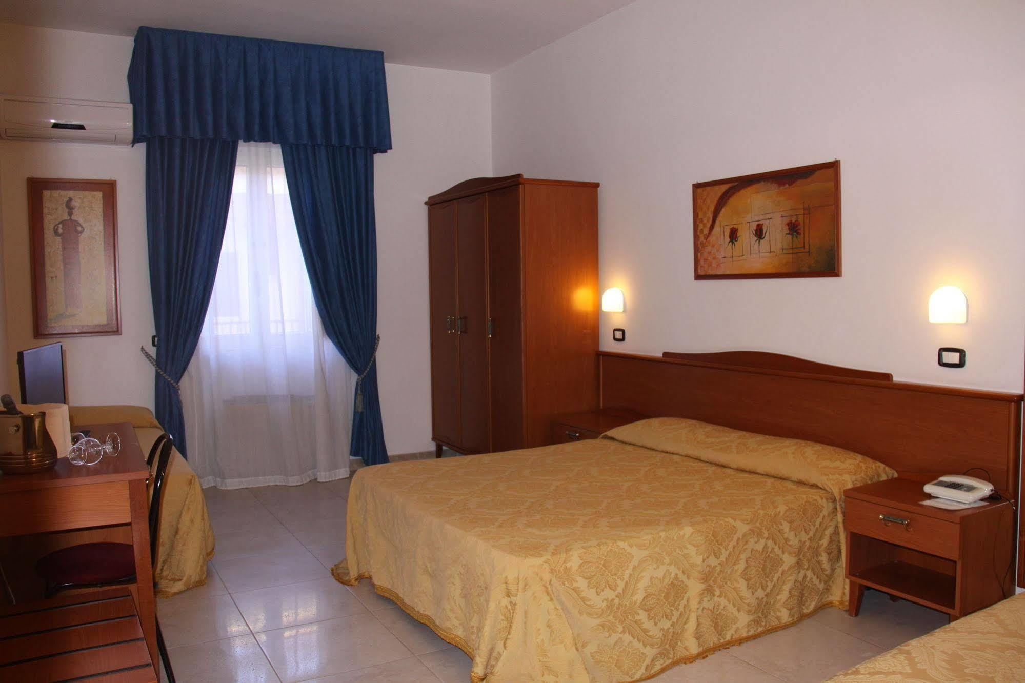 Hotel Falcone Vieste Extérieur photo