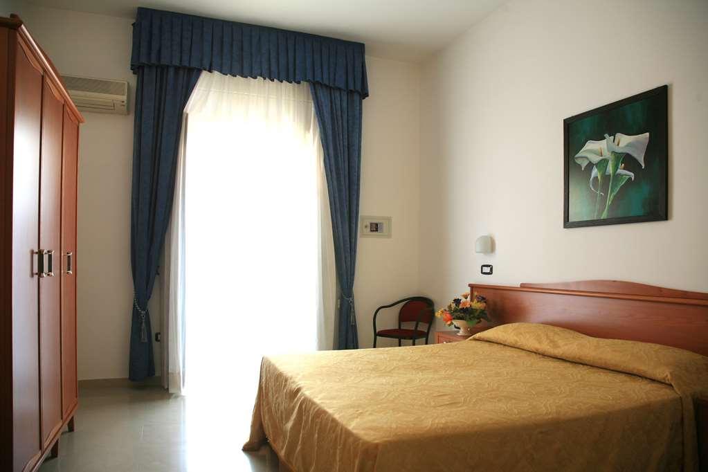 Hotel Falcone Vieste Chambre photo
